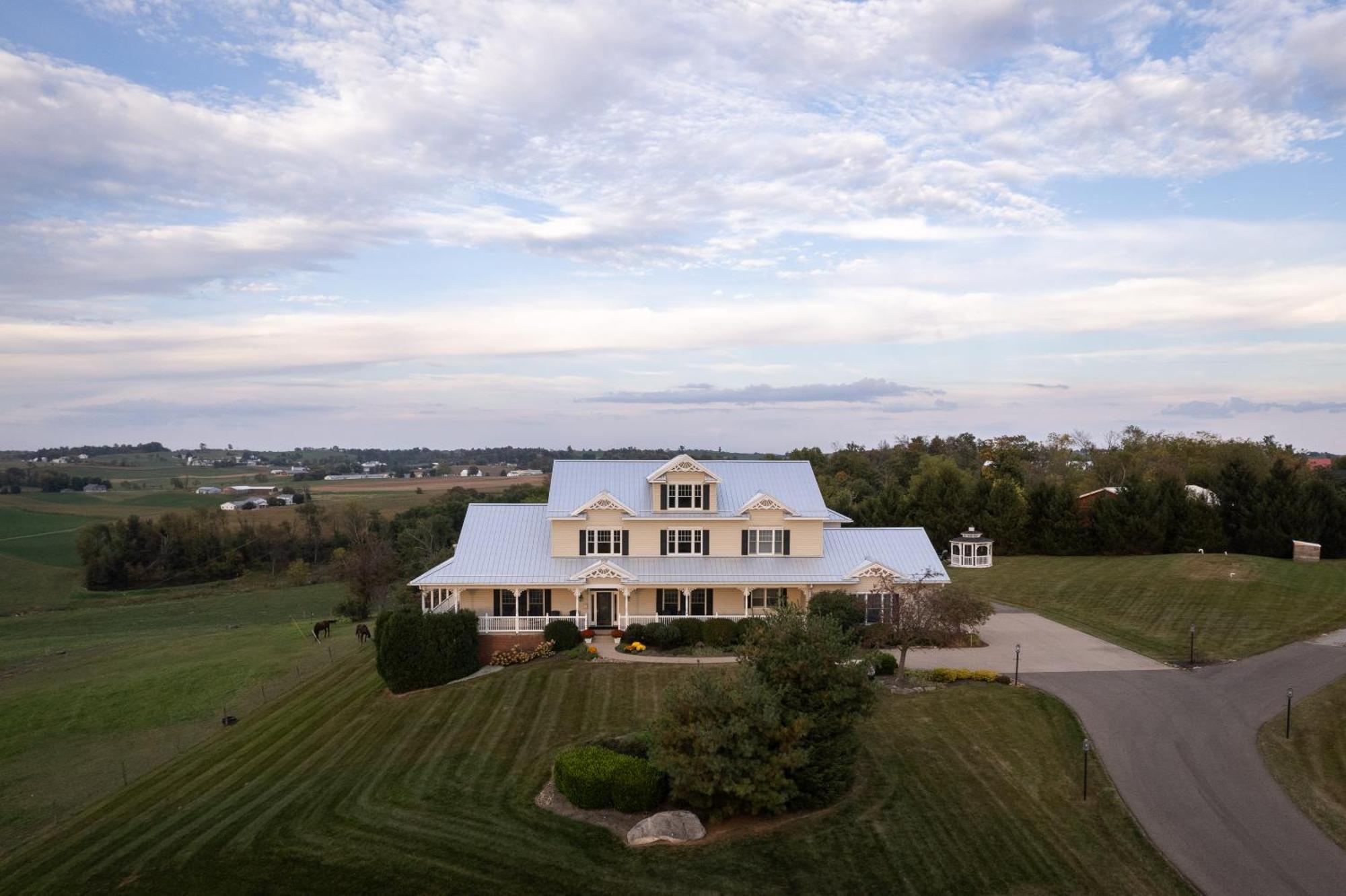 Hillside Villa Ohio Миллерсберг Экстерьер фото